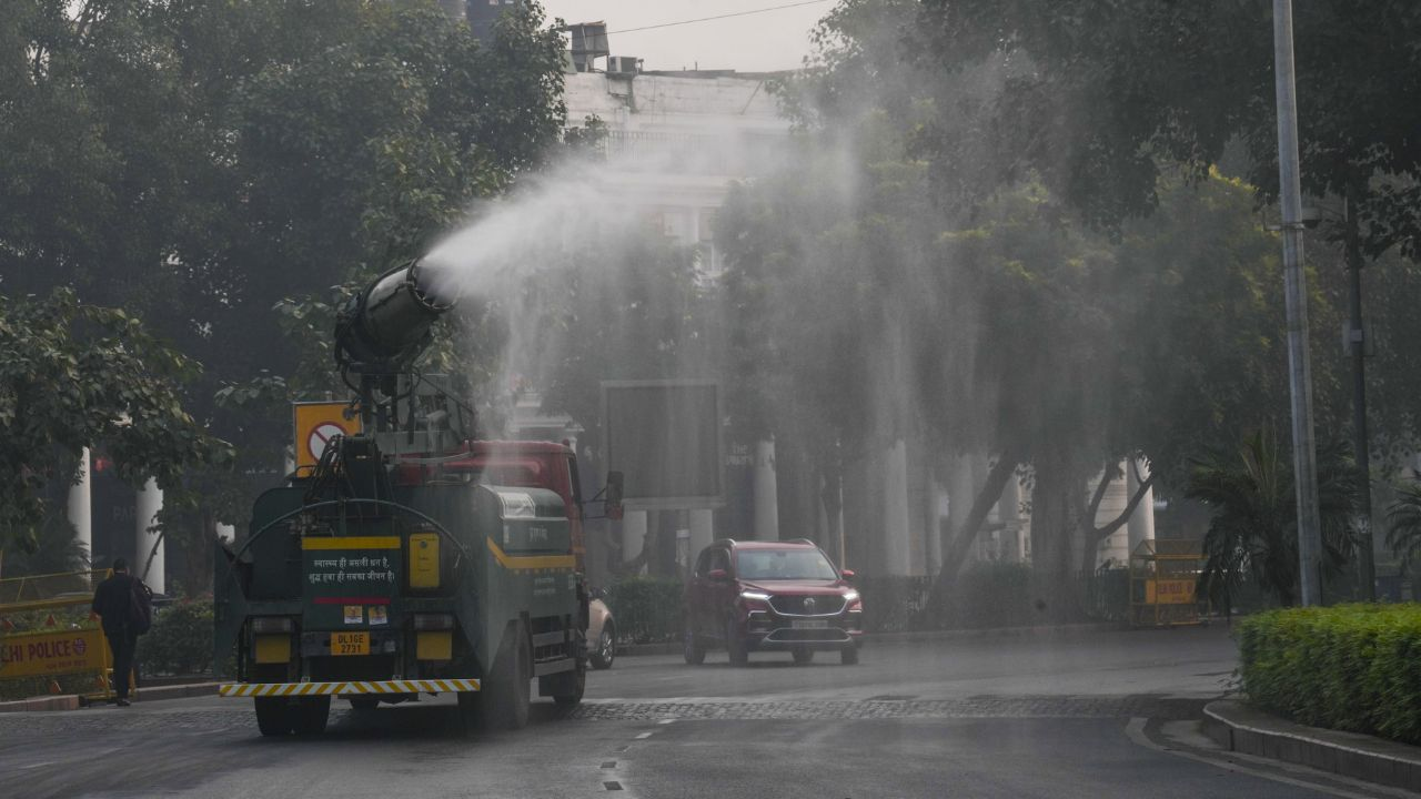 कृत्रिम बारिश क्या है, कैसे साफ होगी दिल्ली की हवा? विस्तार से समझिए Delhi Air Pollution