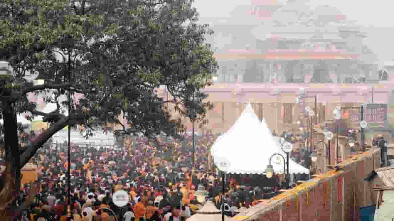 राम मंदिर में श्रद्धालुओं की बढ़ती भीड़, अयोध्या को 6 जोन में बांटा  Ayodhya Dham crowd amid kumbh 2025