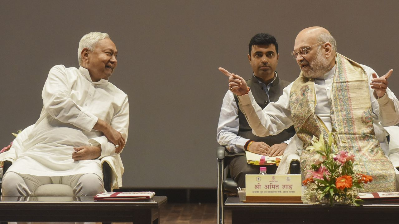 बिहार पहुंचे अमित शाह, नीतीश के घर NDA की बैठक; चिराग ने दिया बयान bihar assembly election 2025