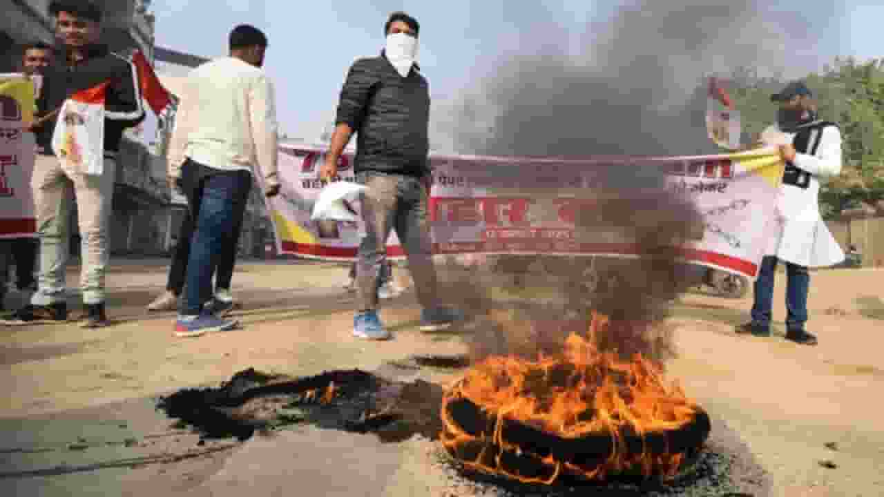 गाड़ियों मे तोड़फोड़, ट्रेन रोकी; बिहार बंद के दौरान बिगड़े हालात Representational Image । Photo Credit: PTI