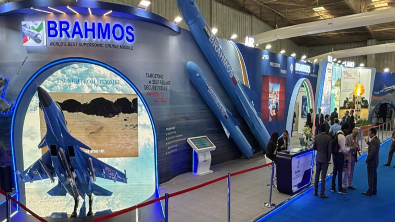 भारतीय हथियारों का लोहा मान रही दुनिया, चीन को मिलेगी बड़ी चुनौती Brahmos