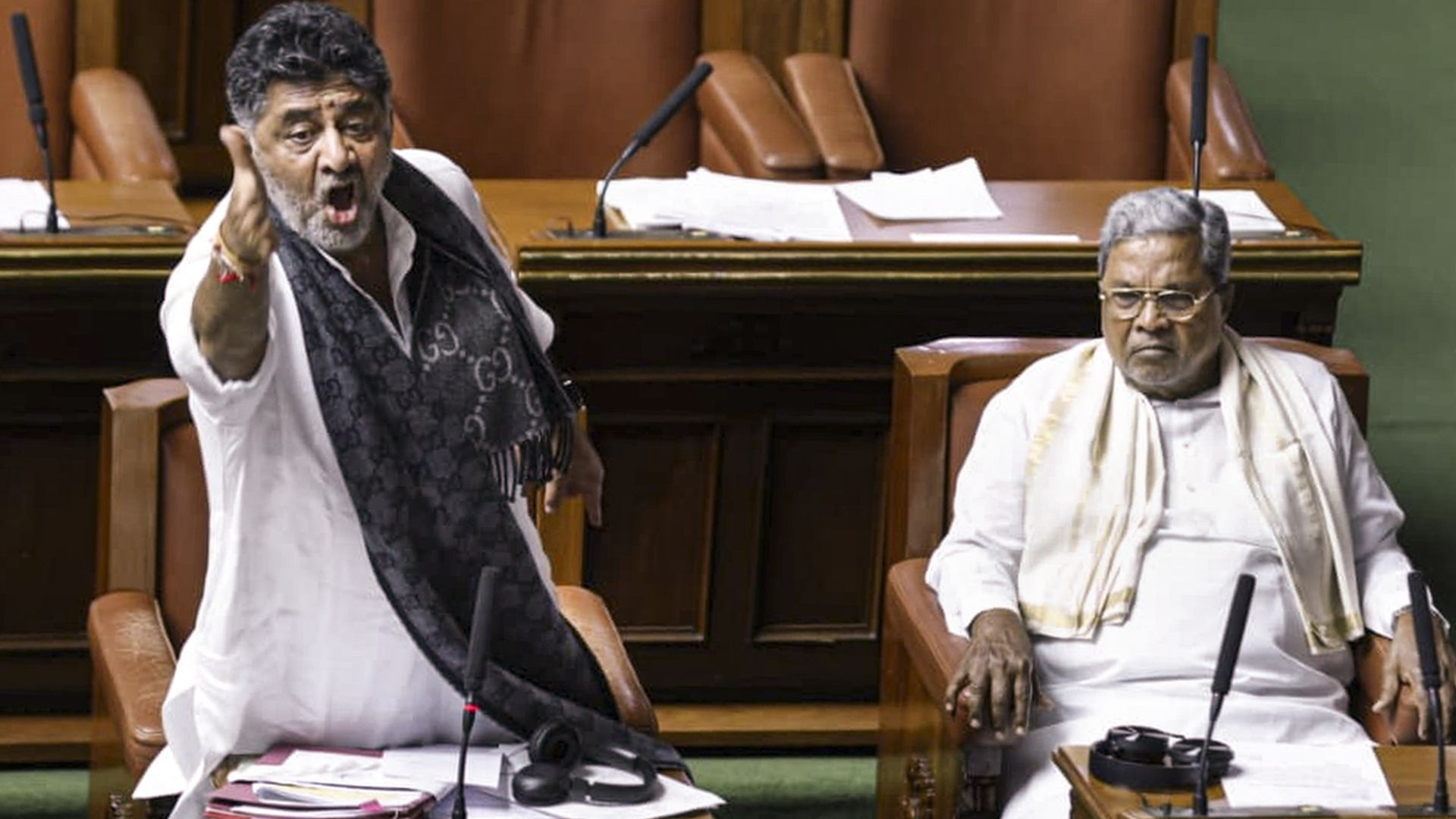 RSS के 'नमस्ते सदा वत्सले' ने कांग्रेस में कैसे मचा दिया बवाल? समझिए Congress