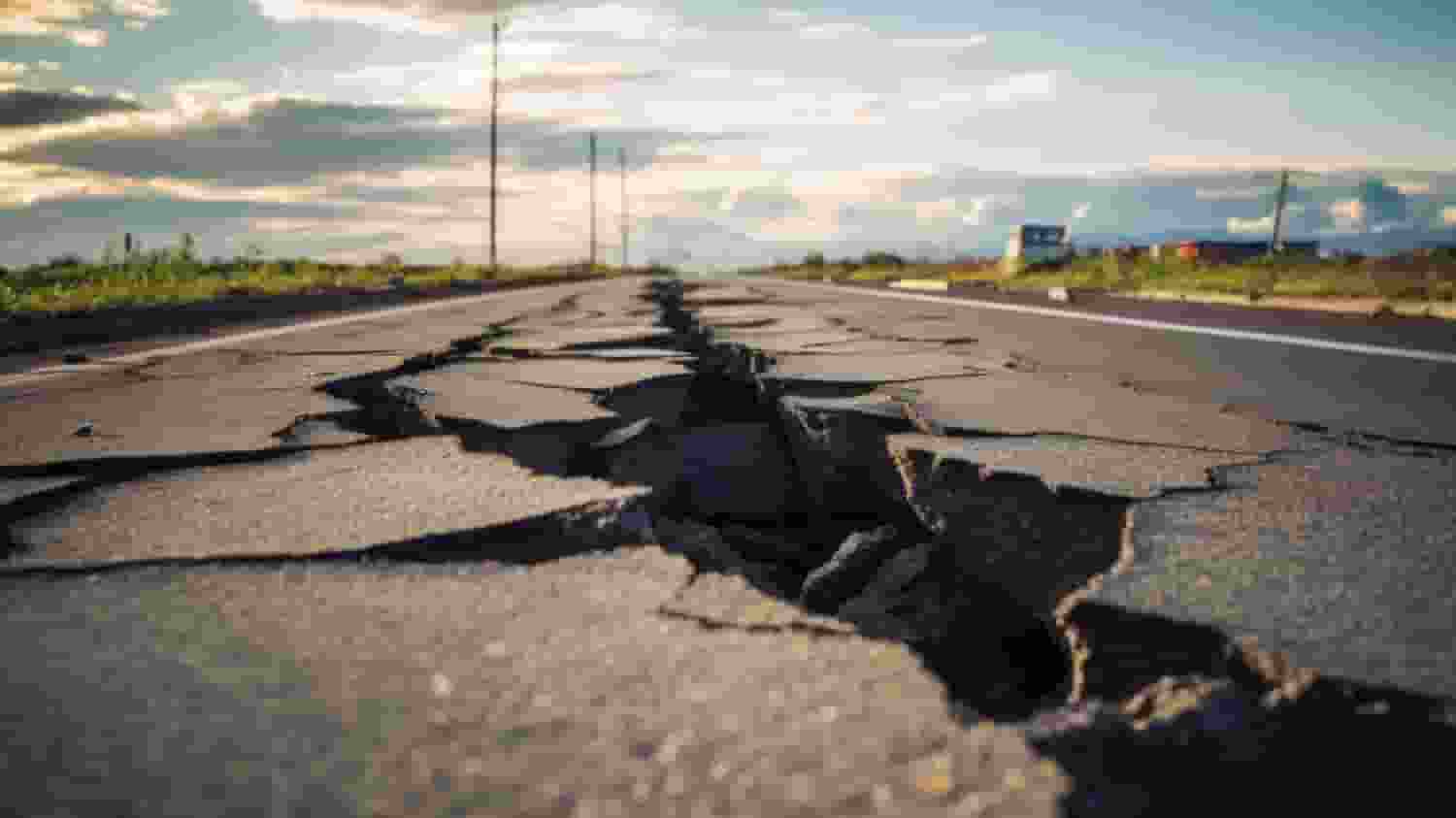 'चाय पी रहे थे, धरती हिल गई,' भूकंप पर क्या बोले हरियाणा-दिल्ली के लोग EARTHQUAKE