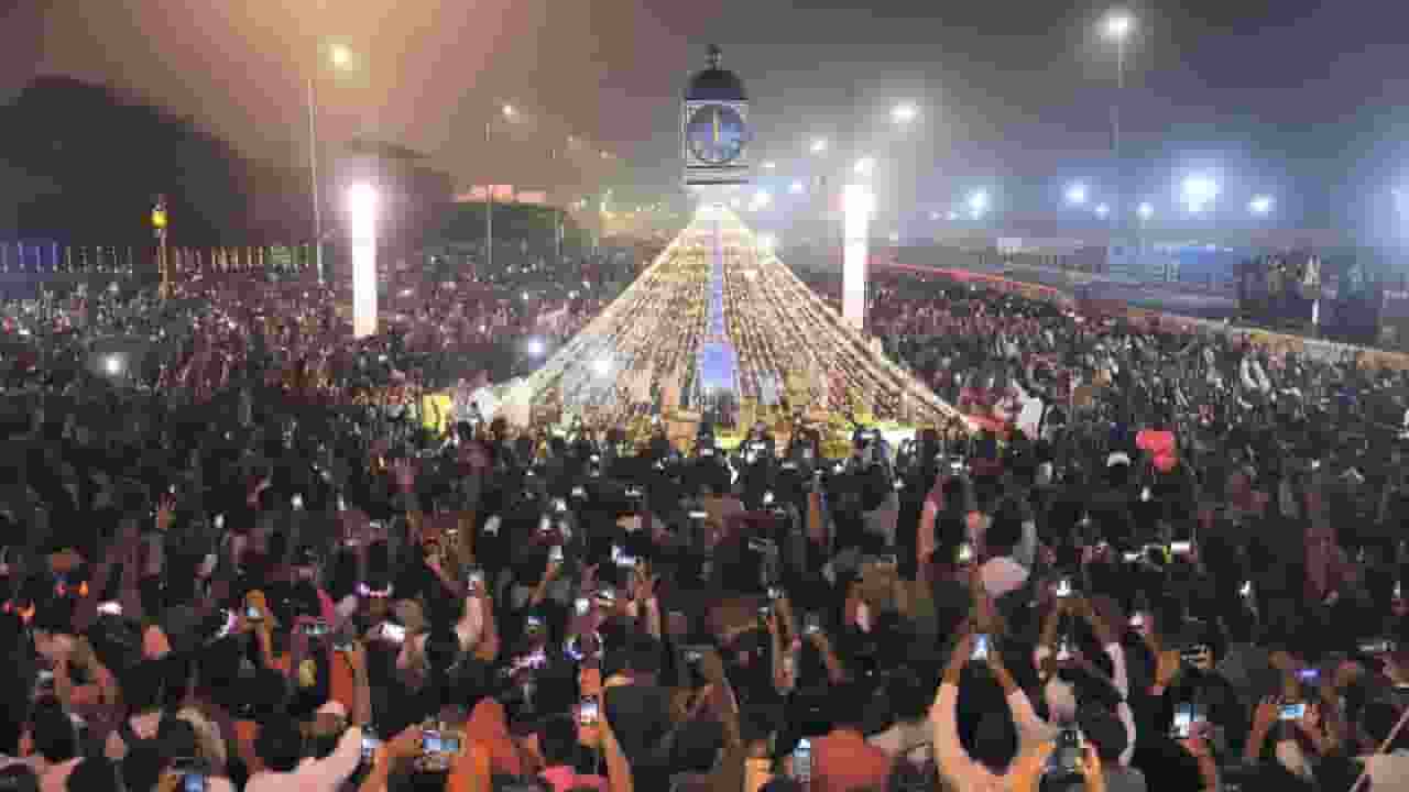 कॉन्डम, ENO, अंडर वियर... न्यू इयर पार्टी के लिए लोगों ने क्या खरीदा Happy New Year 2025