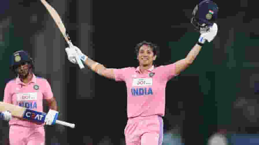 स्मृति मंधाना ने 50 गेंद में ठोका शतक, टूट गया विराट कोहली का रिकॉर्ड Smriti Mandhana Century