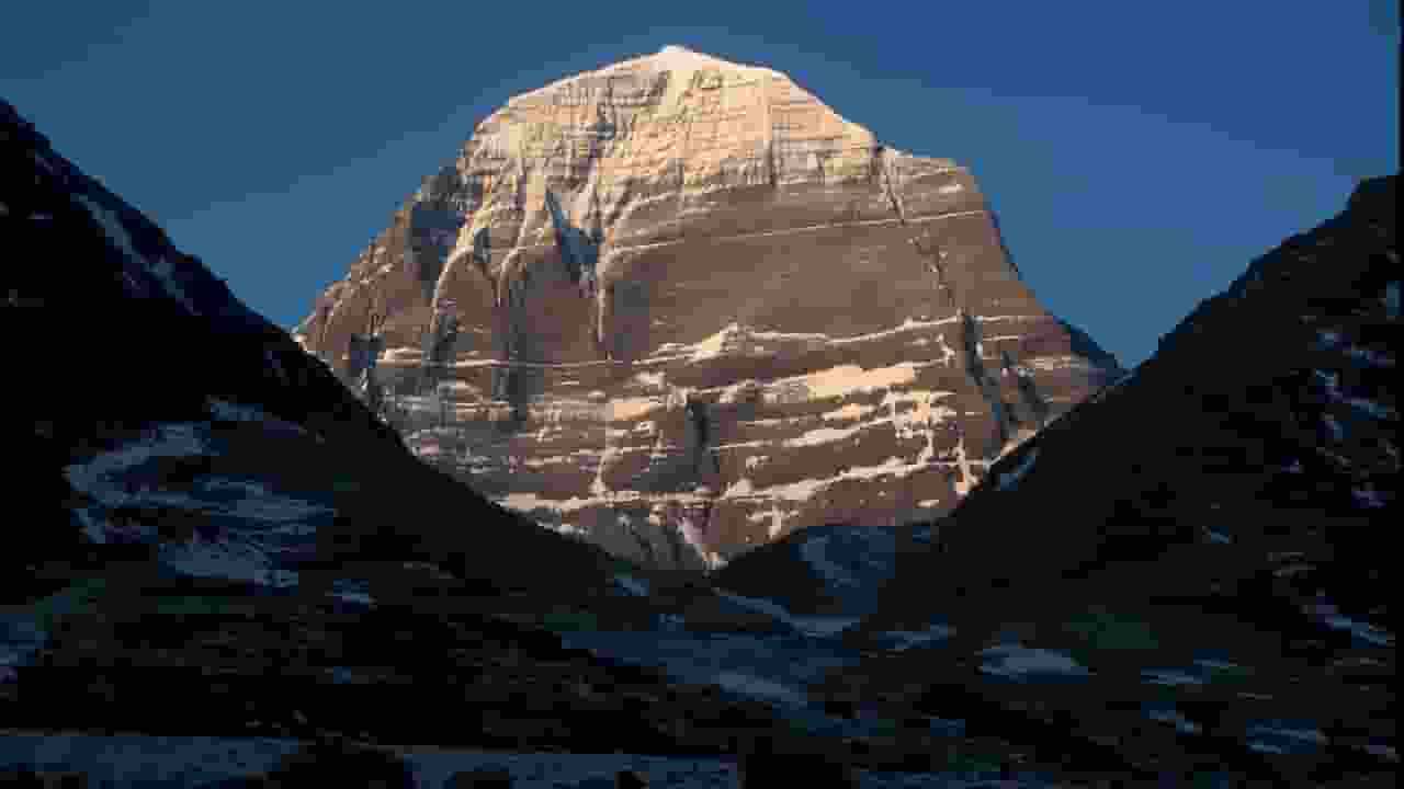 जल्द शुरू होगी कैलाश मानसरोवर यात्रा, जानें आवेदन का पूरा प्रोसेस Image of Kailash Parvat