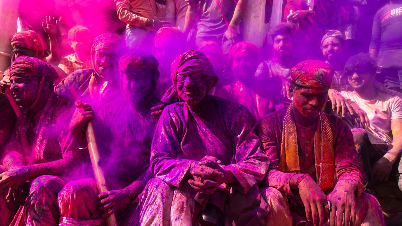 ब्रज की होली के बाद कनपुरिया होली क्यों है फेमस Image of Holi Festival