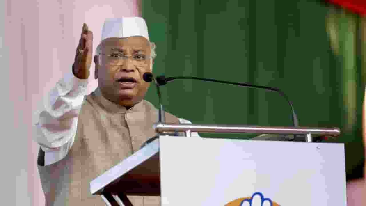 खड़गे ने दे डाली नसीहत, 'पार्टी का काम नहीं करते तो रिटायर हो जाएं' mallikarjun kharge