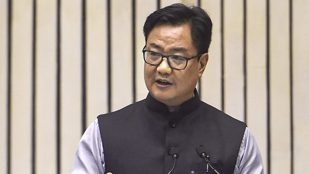 'जेम्स बॉण्ड की फिल्म देख रहे', रिजिजू के बयान पर कांग्रेस का पलटवार Kiren Rijiju । Photo Credit: PTI