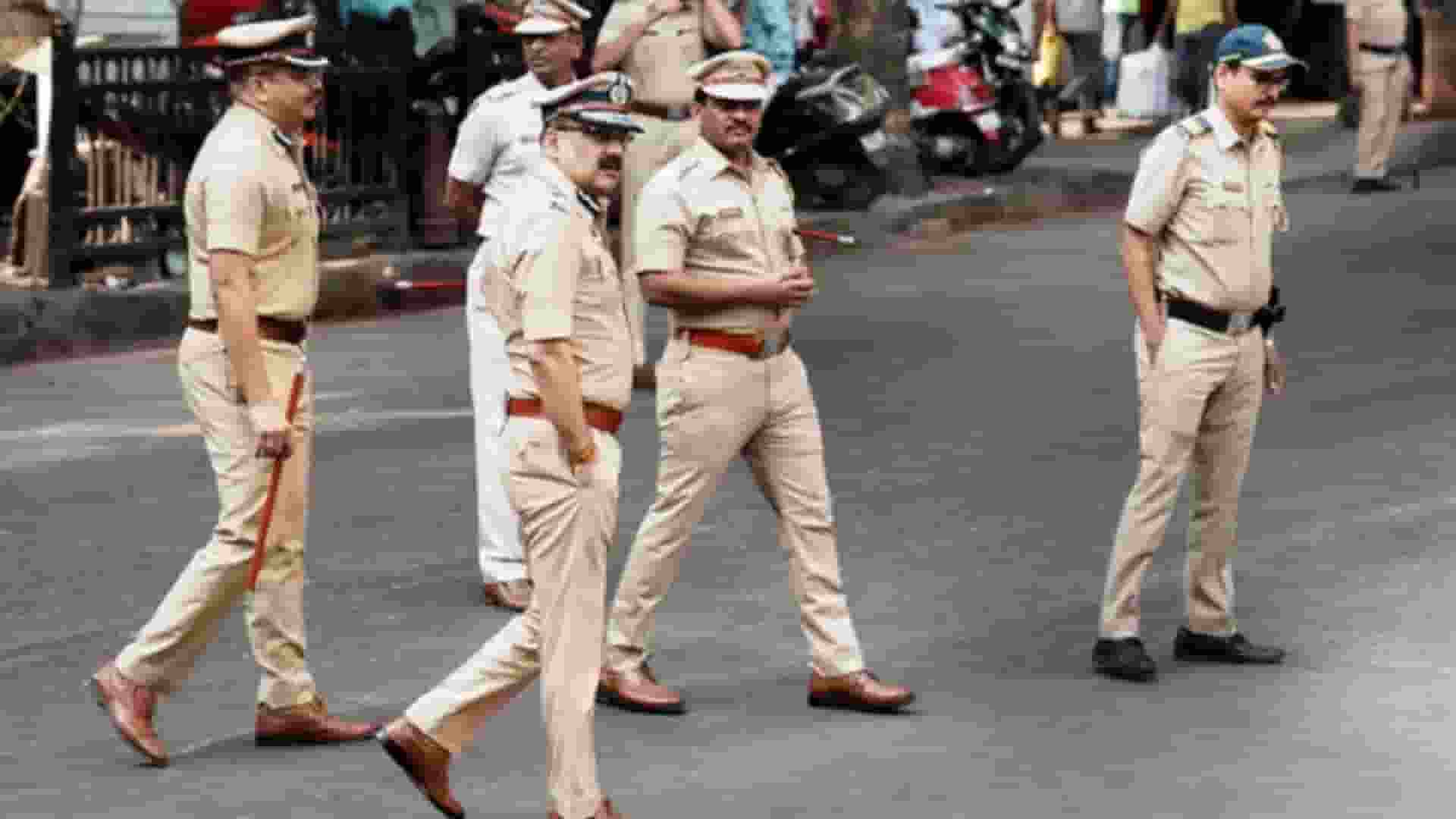 '14 आतंकी घुसे, 34 बम लगाए हैं', मुंबई पुलिस को वॉट्सऐप पर मिली धमकी Mumbai