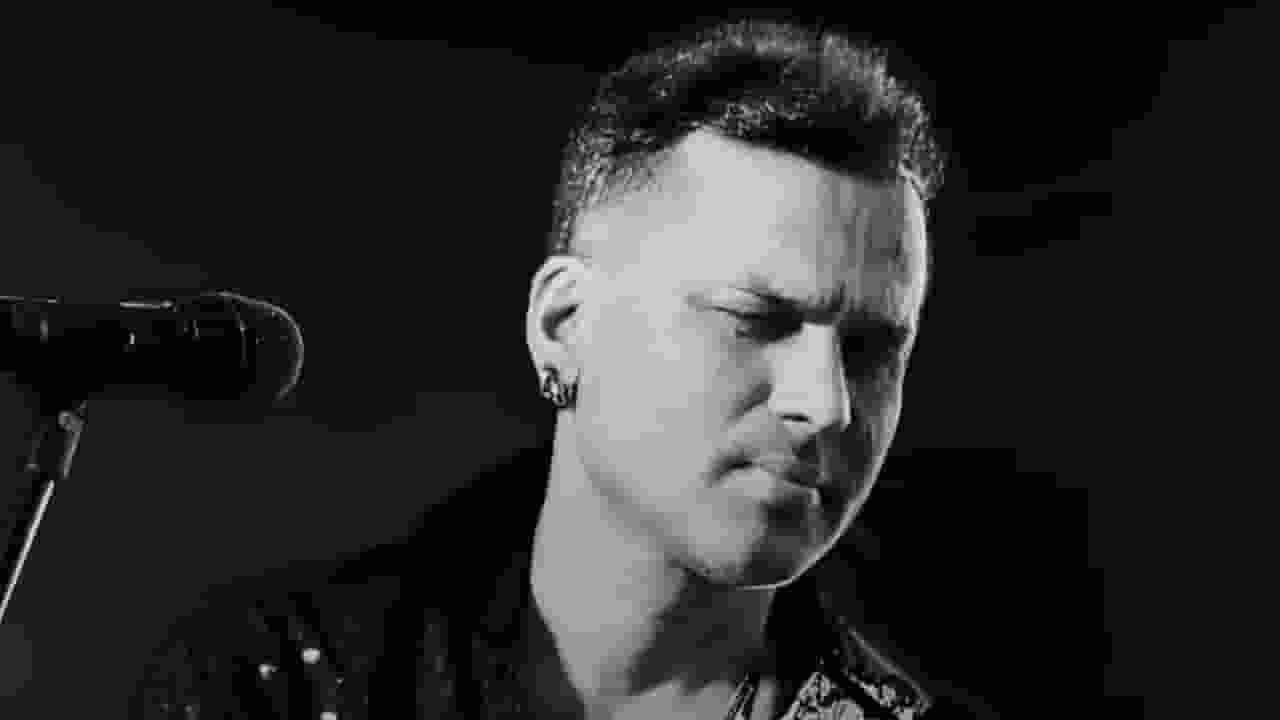 जुबीन की अंतिम यात्रा में उमड़ी भीड़, लोगों ने नम आंखों से दी विदाई zubeen garg last rites