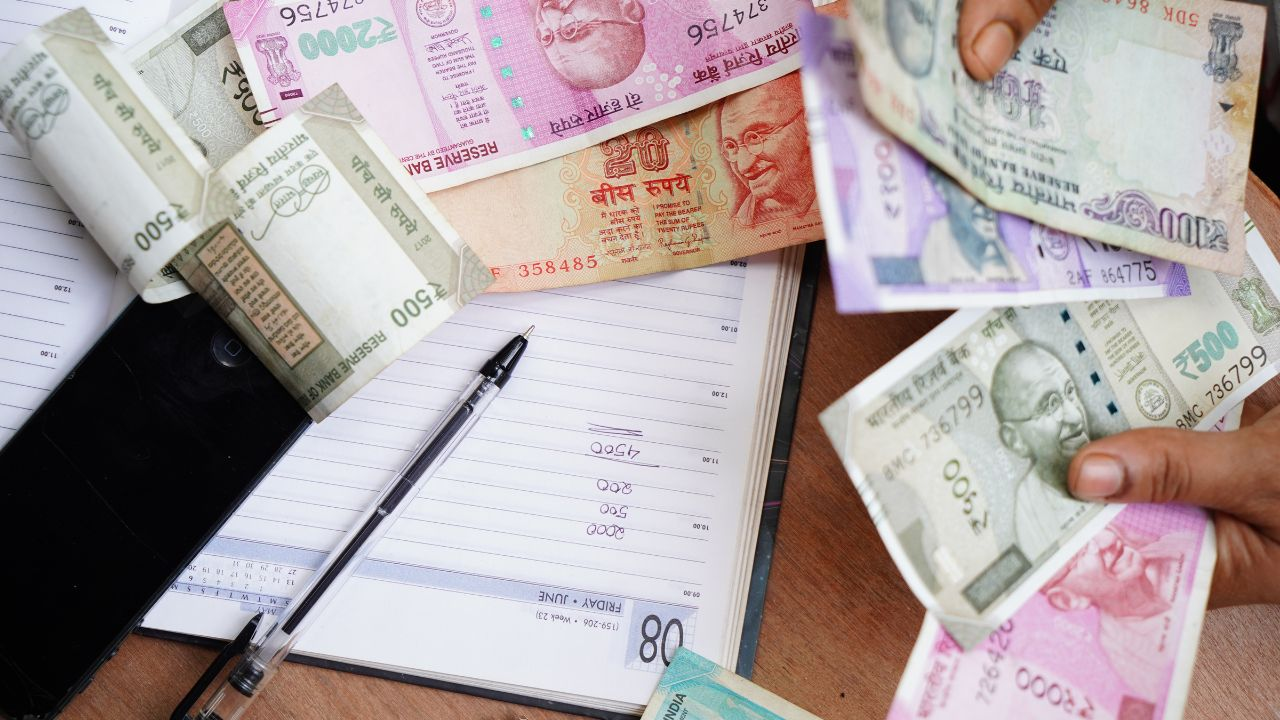 कितनी बढ़ेगी सैलरी? पेंशन कितनी मिलेगी? 8वें वेतन आयोग की ABCD pay commission