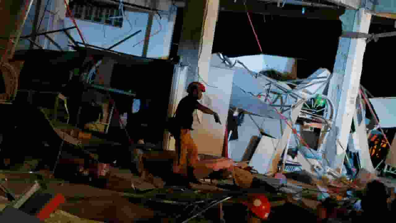 फिलीपींस में भूकंप से ढह गईं इमारतें, फट गईं सड़कें, अब तक 69 की मौत Earthquake in Philippines