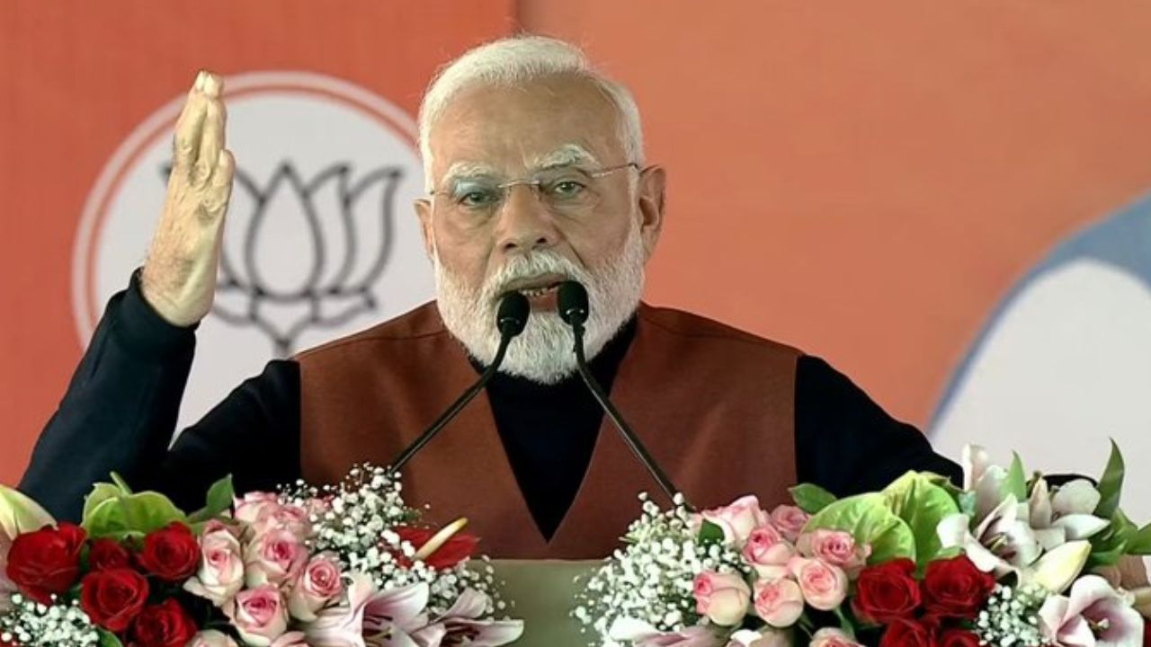 'दिल्ली की योजनाएं नहीं बंद होंगी', ऐसा क्यों कह रहे PM मोदी PM Modi delivering speech at rohini in delhi : X/@BJP4India