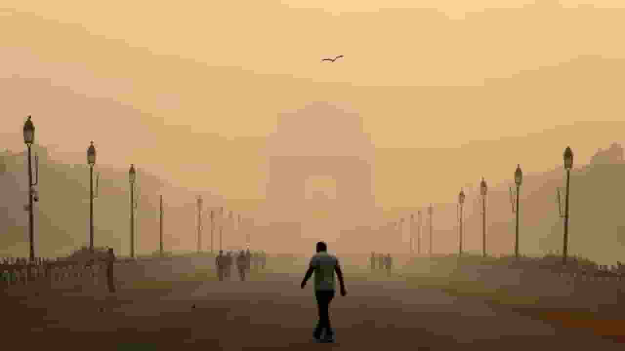 दिल्ली प्रदूषण:मॉर्निंग वॉक पर जाना करें बंद, साथ ला रहे हैं बीमारियां Delhi Air Pollution