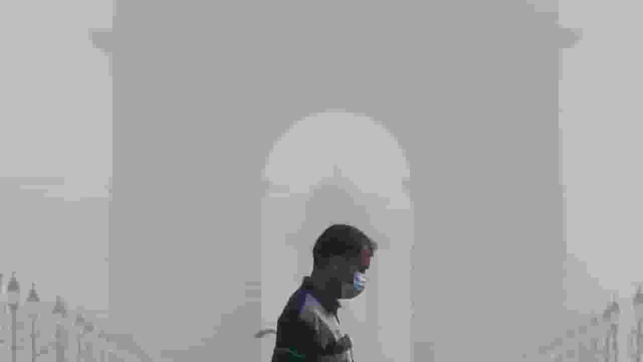 खराब AQI की वजह से दिल्ली में बढ़ी एयर प्यूरिफायर, मास्क की मांग Delhi Pollution