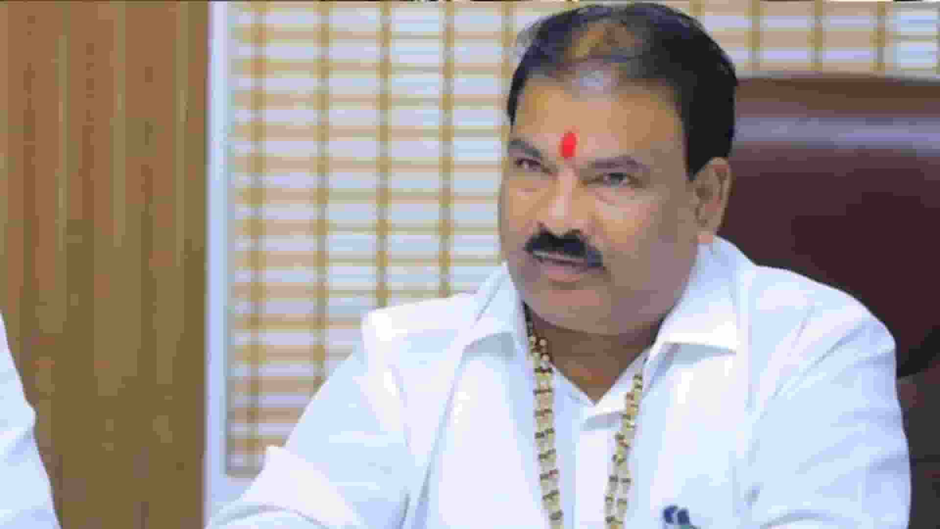 बासी खाना परोसा तो नाराज हो गए MLA संजय गायकवाड़, कैंटीन स्टाफ को पीटा Sanjay Gaikwad