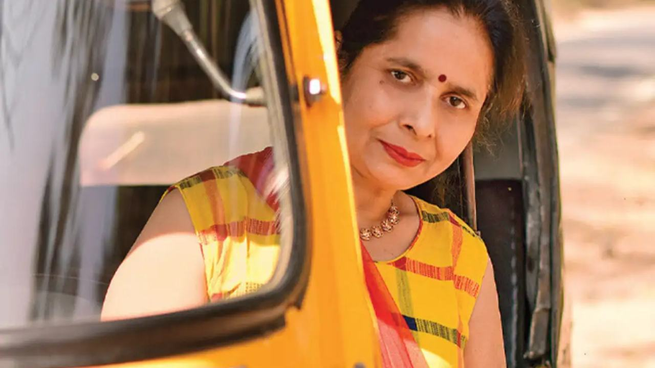 पुणे की सड़कों पर चलाया ऑटो, ऐसा करने वाली पहली महिला को जानते हैं आप? First Indian Woman Auto-Driver Since 1988