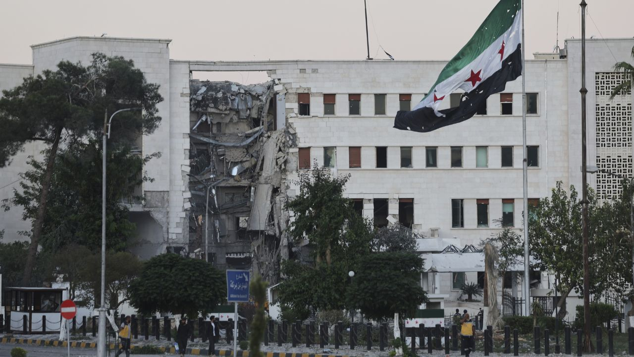 ड्रुज कौन हैं? जिनकी खातिर इजरायल ने सीरिया पर कर दिया हमला
israel attacks syria