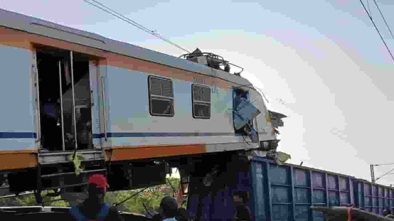 auther news Train Accident Scene । Photo Credit: X/@labheshghosh