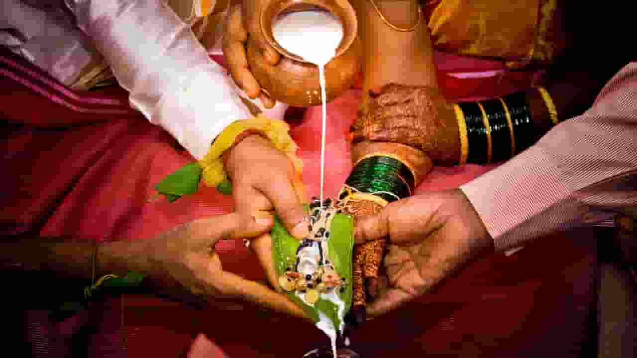 साल 2025 में विवाह के लिए ये दिन रहेंगे सबसे शुभ, नोट कीजिए तिथि Image of Hindu Marriage